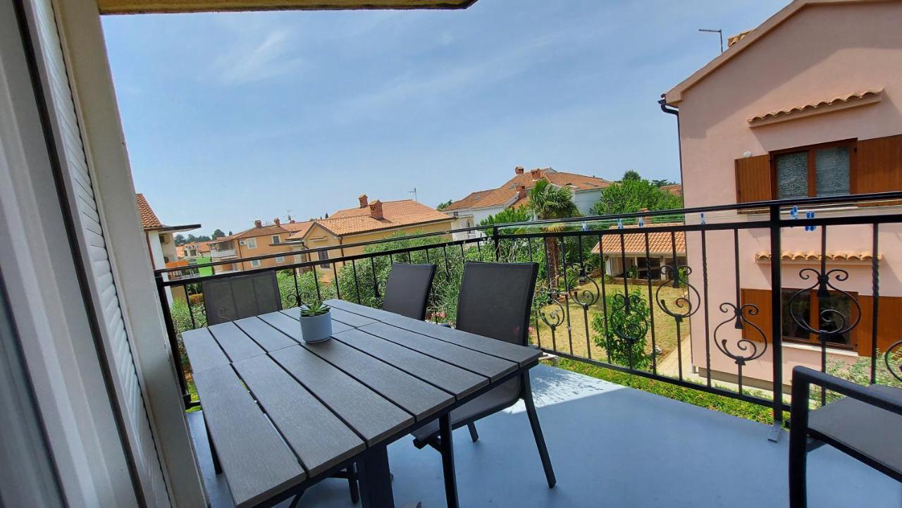 Apartments Kivi Novigrad  Luaran gambar