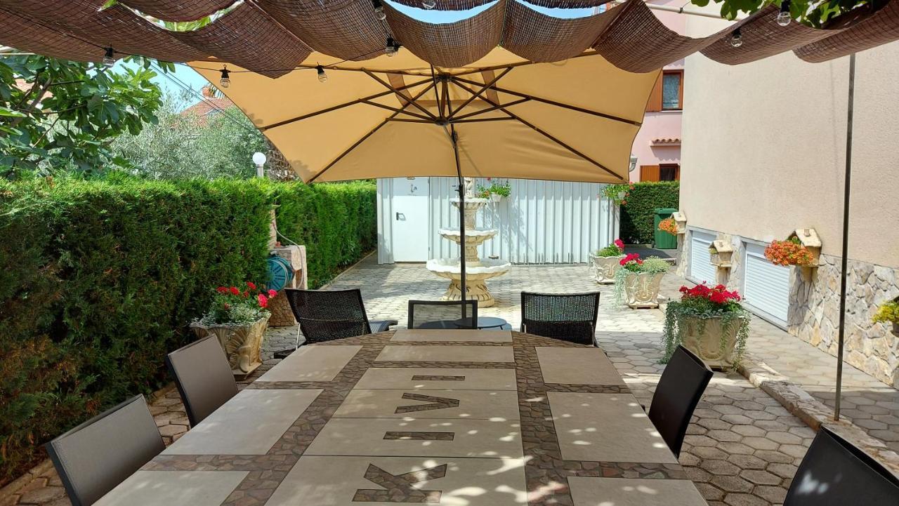 Apartments Kivi Novigrad  Luaran gambar