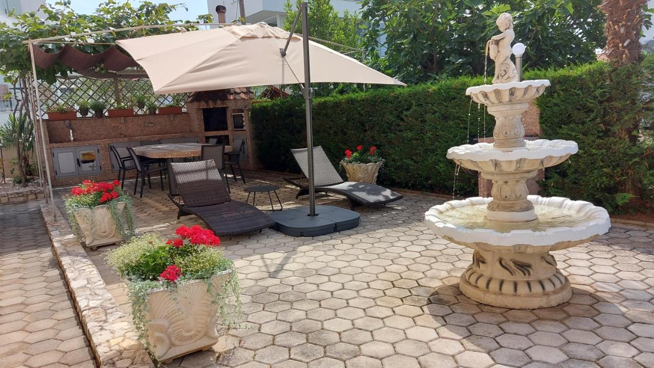 Apartments Kivi Novigrad  Luaran gambar
