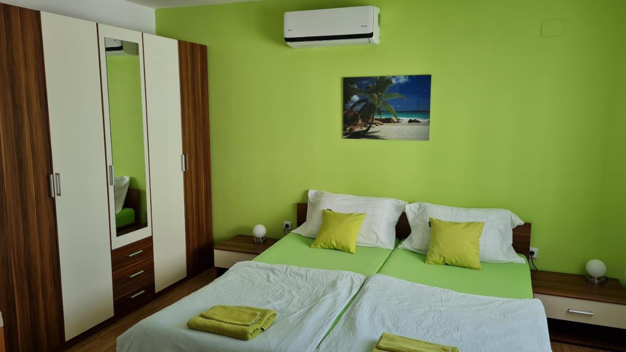 Apartments Kivi Novigrad  Bilik gambar
