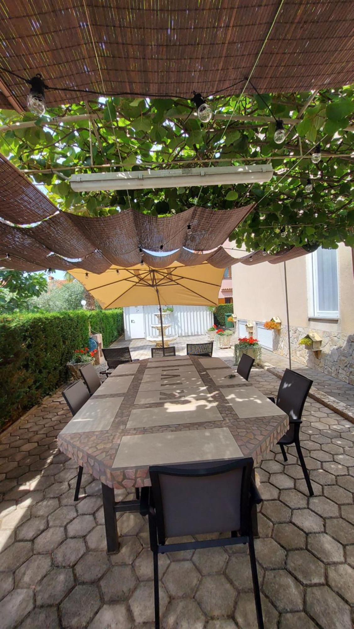 Apartments Kivi Novigrad  Luaran gambar