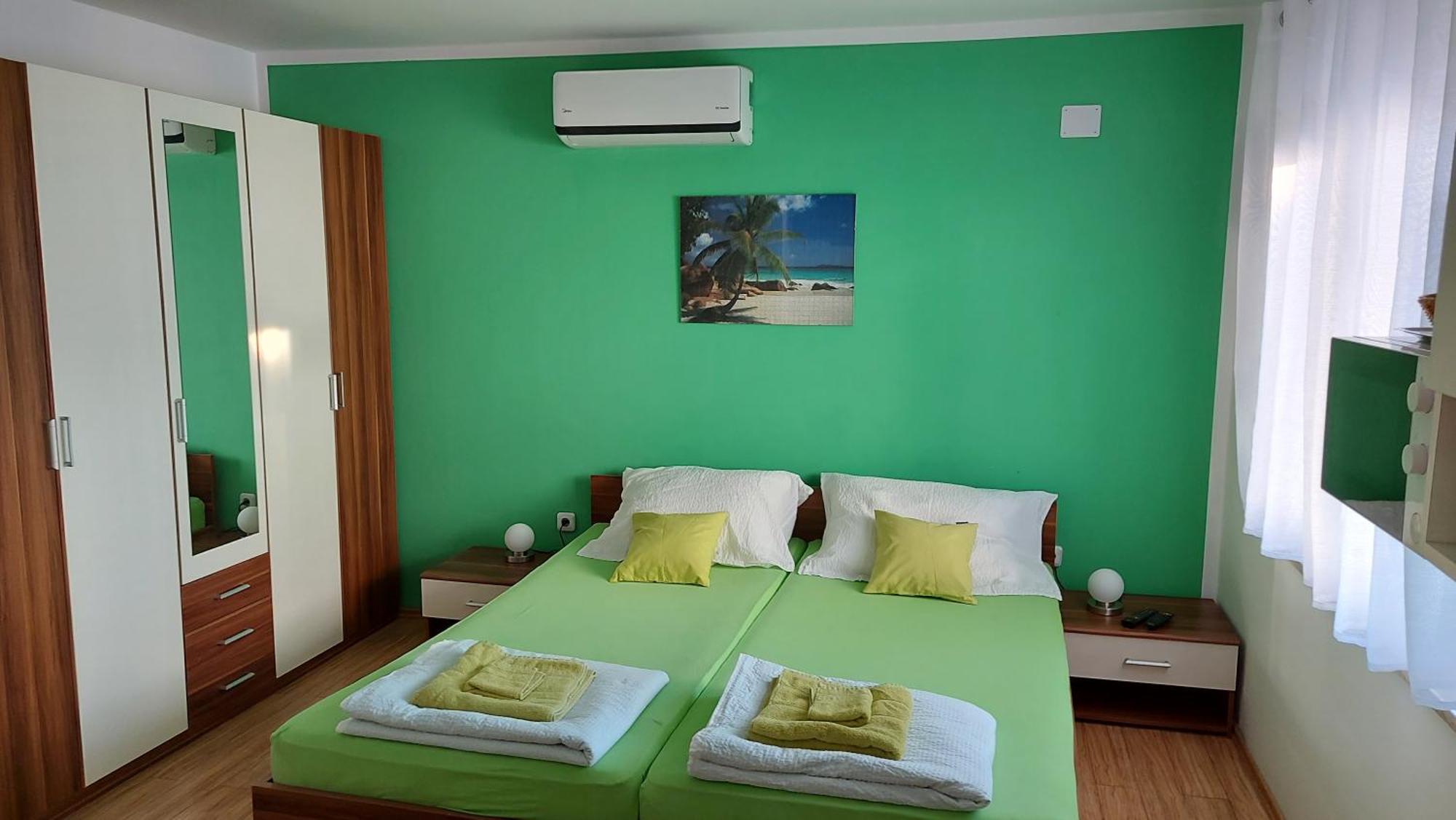 Apartments Kivi Novigrad  Luaran gambar