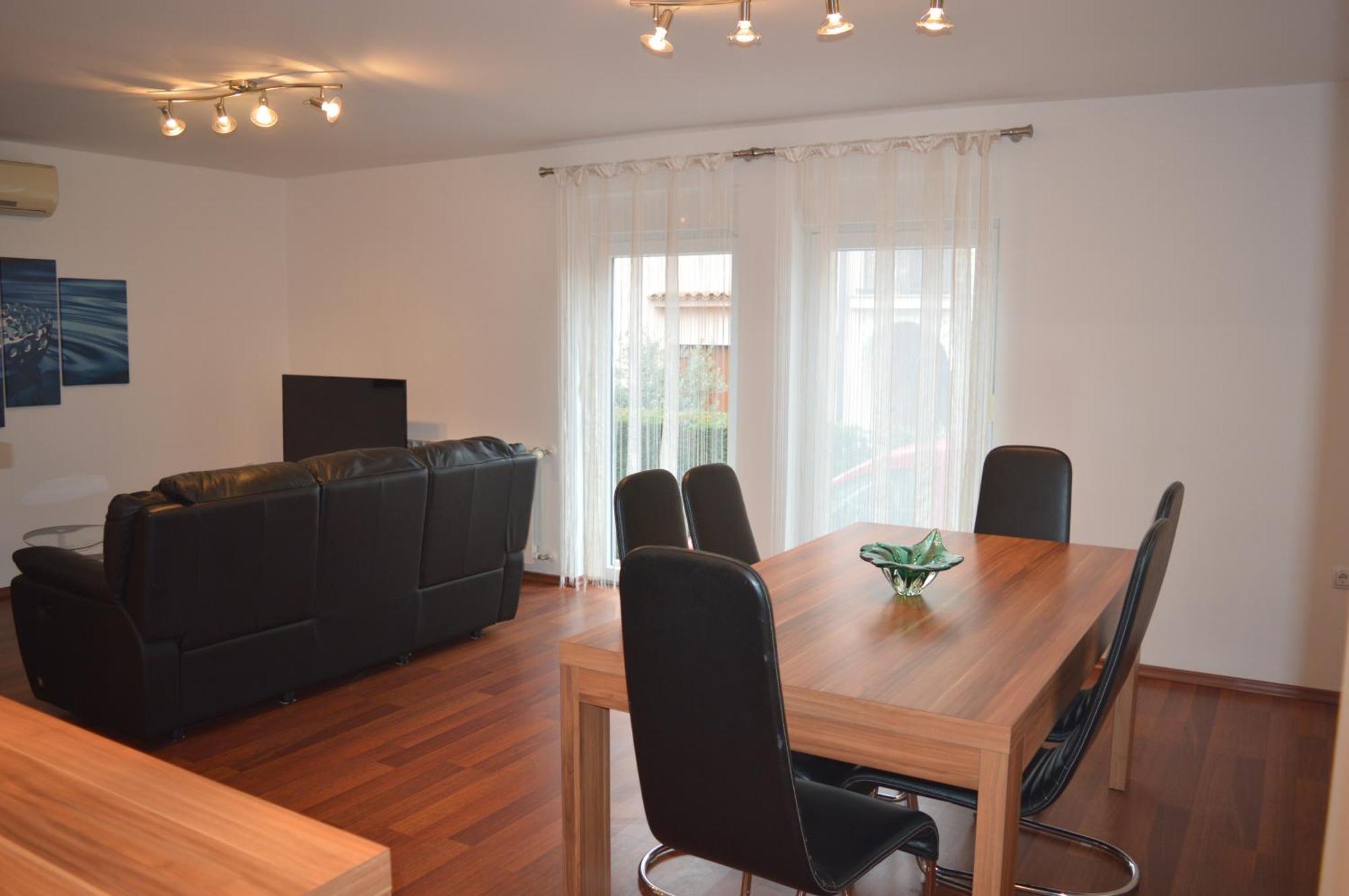 Apartments Kivi Novigrad  Luaran gambar