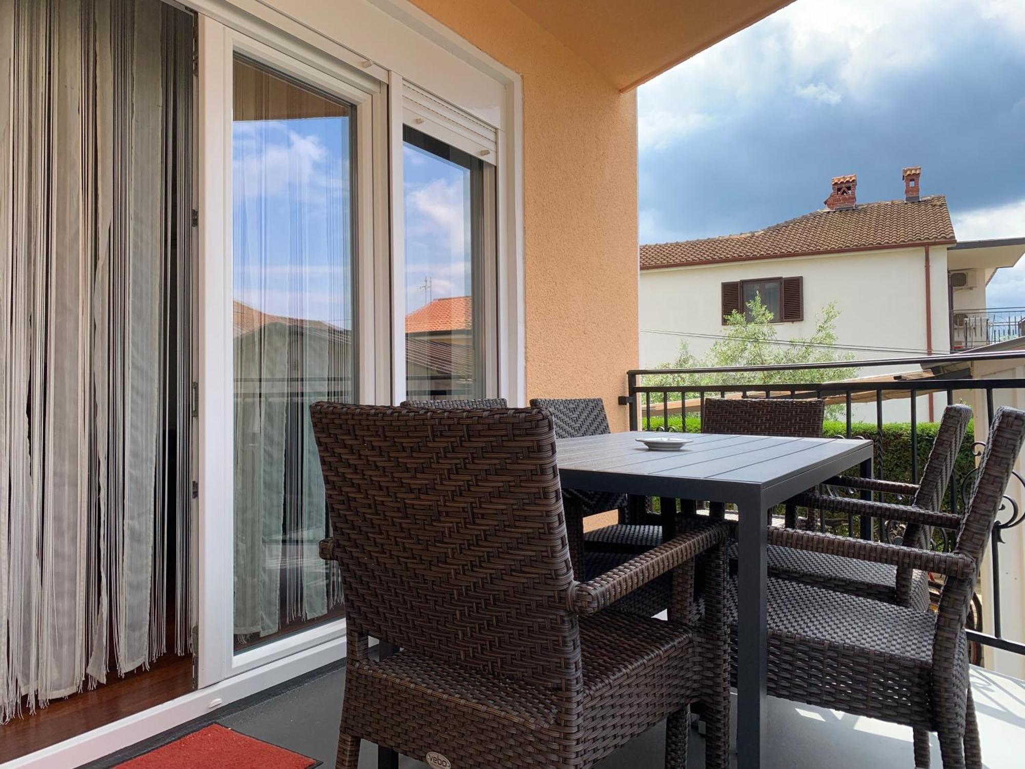 Apartments Kivi Novigrad  Luaran gambar