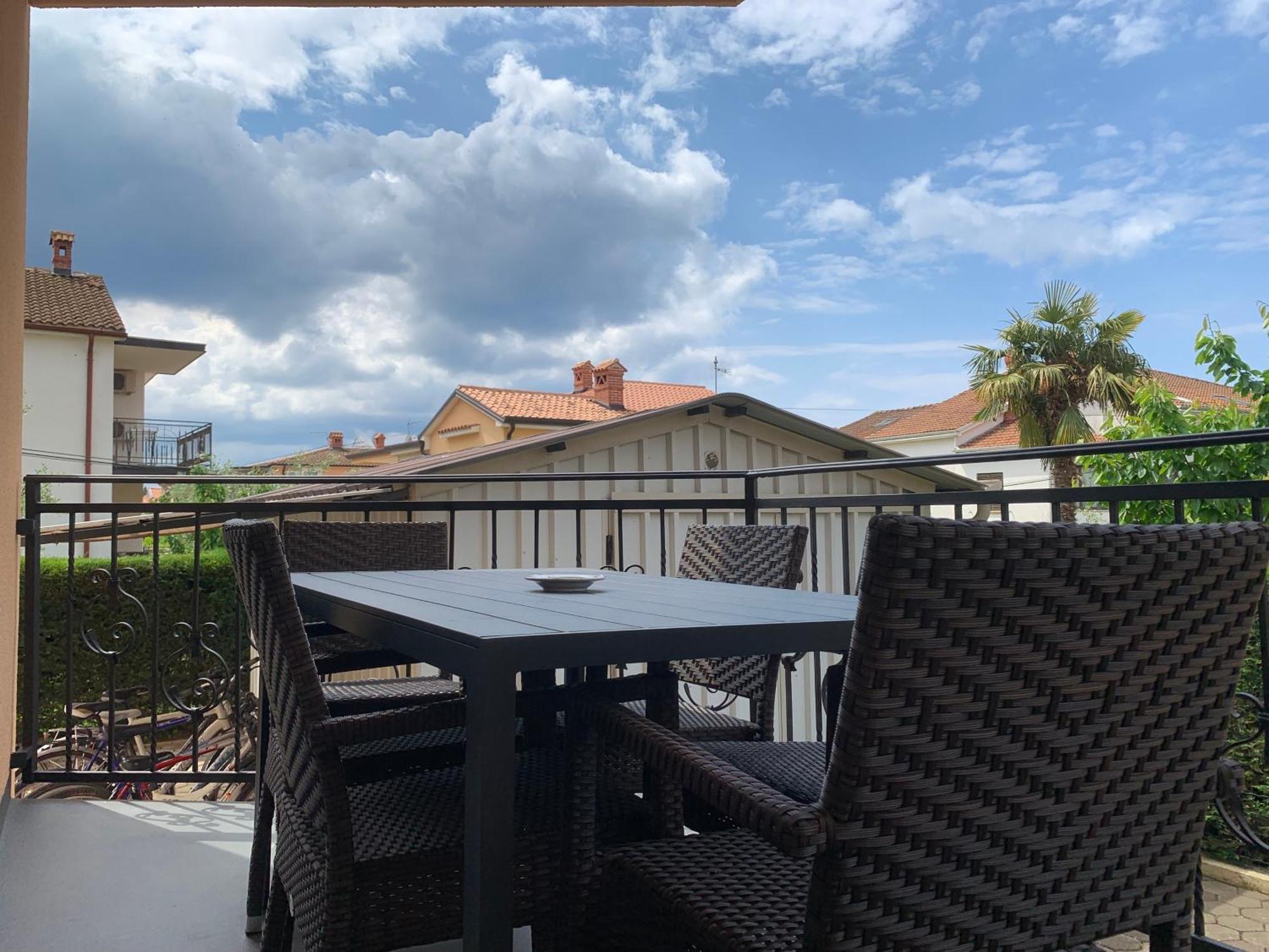 Apartments Kivi Novigrad  Luaran gambar
